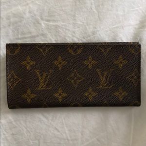 louis vuitton checkbook cover!